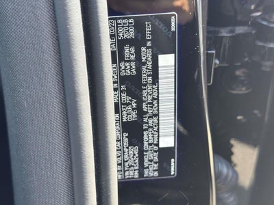 2023 Volvo XC60 B5 Ultimate Bright Theme
