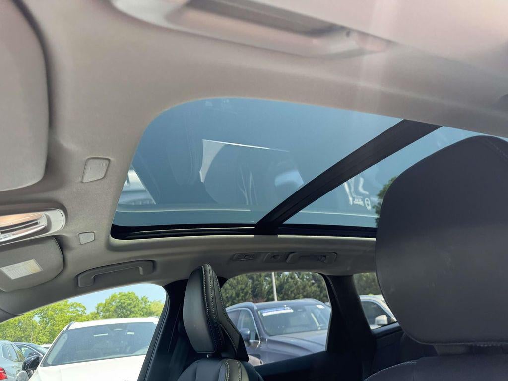 2023 Volvo XC60 B5 Ultimate Bright Theme