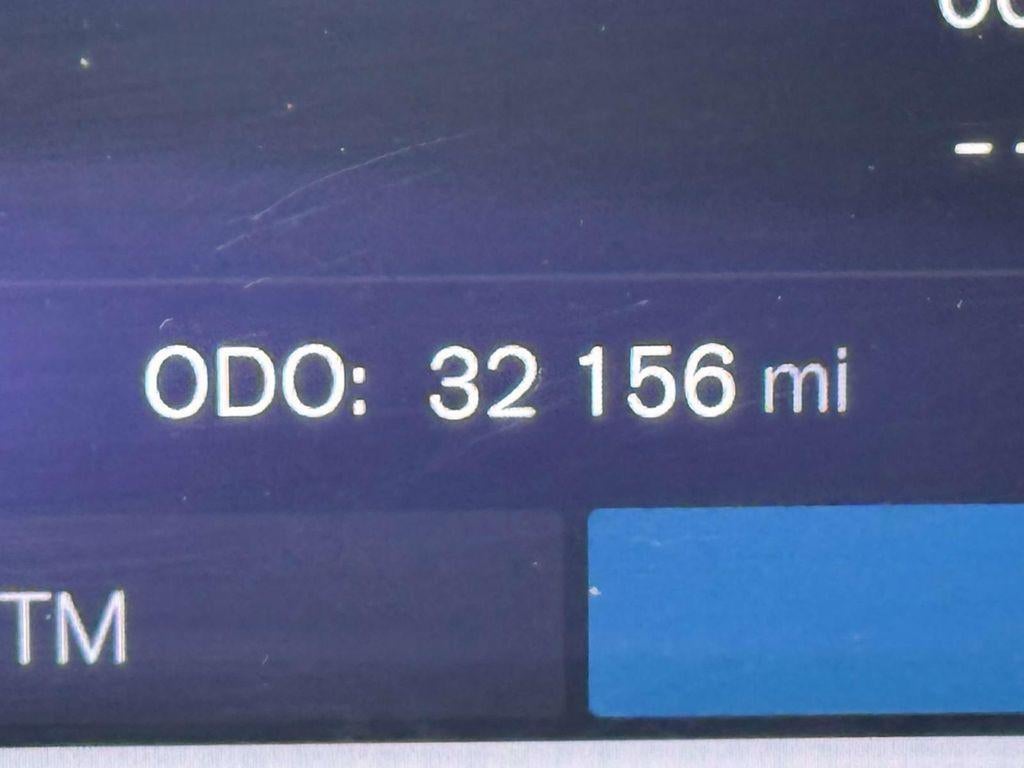 2023 Volvo XC60 B5 Ultimate Bright Theme