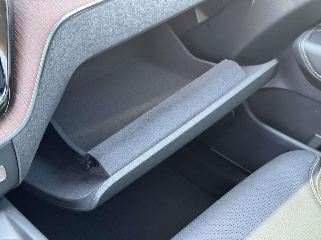 2023 Volvo XC60 B5 Ultimate Bright Theme