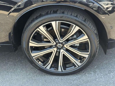 2023 Volvo XC60 B5 Ultimate Bright Theme