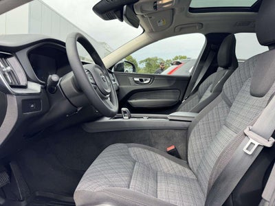 2024 Volvo XC60 B5 Core Dark Theme