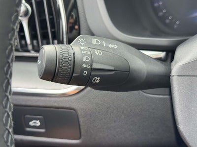 2024 Volvo XC60 B5 Core Dark Theme