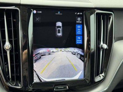 2024 Volvo XC60 B5 Core Dark Theme