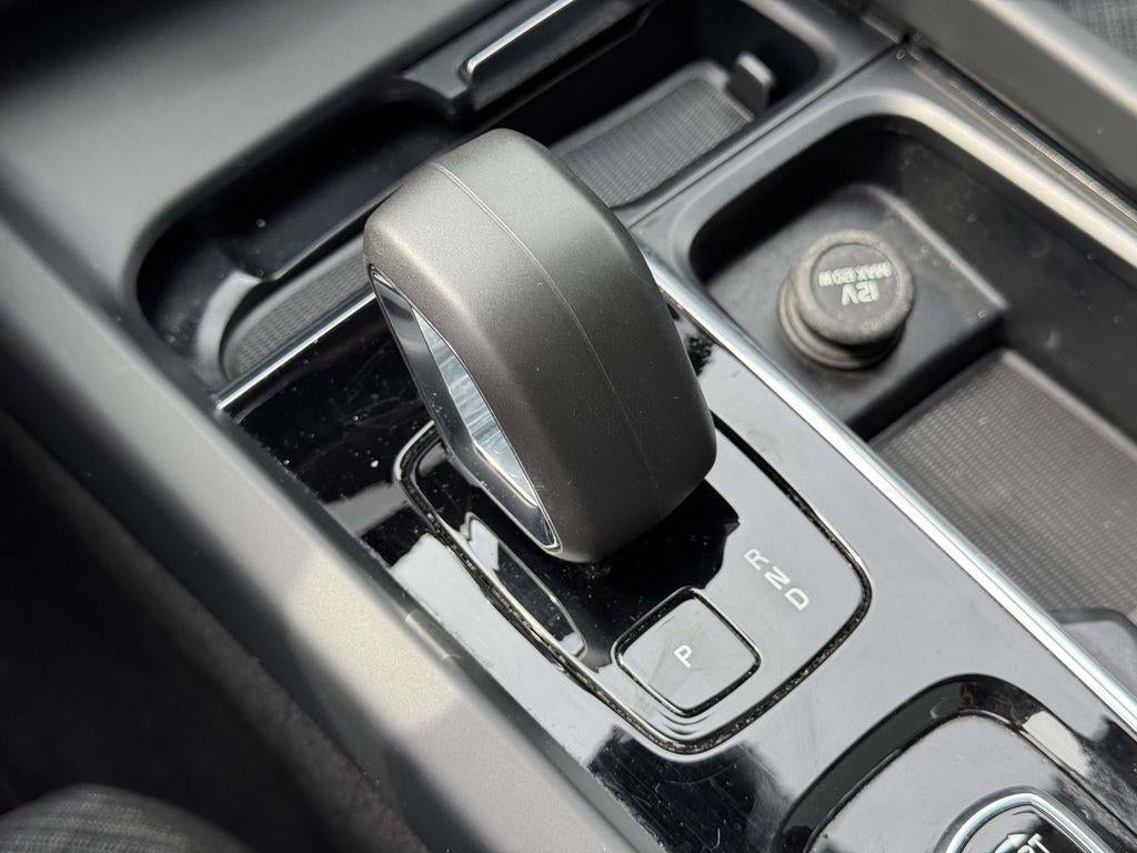 2024 Volvo XC60 B5 Core Dark Theme