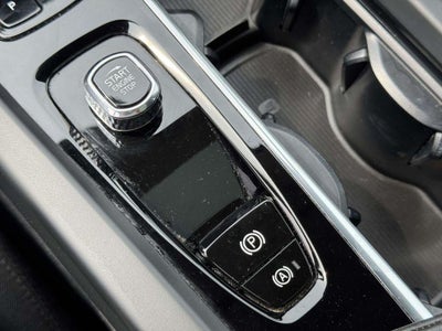 2024 Volvo XC60 B5 Core Dark Theme