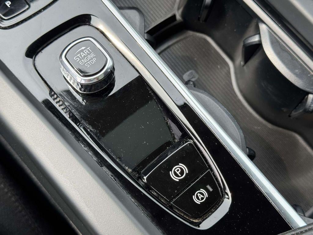 2024 Volvo XC60 B5 Core Dark Theme