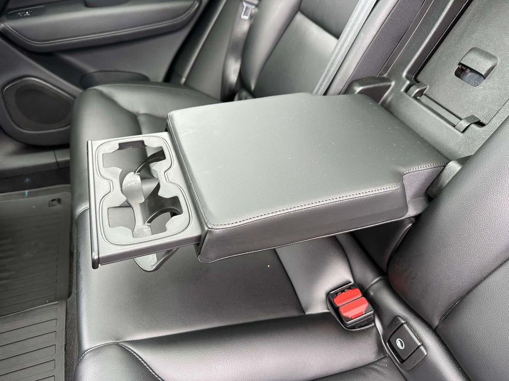 2024 Volvo XC60 B5 Core Dark Theme