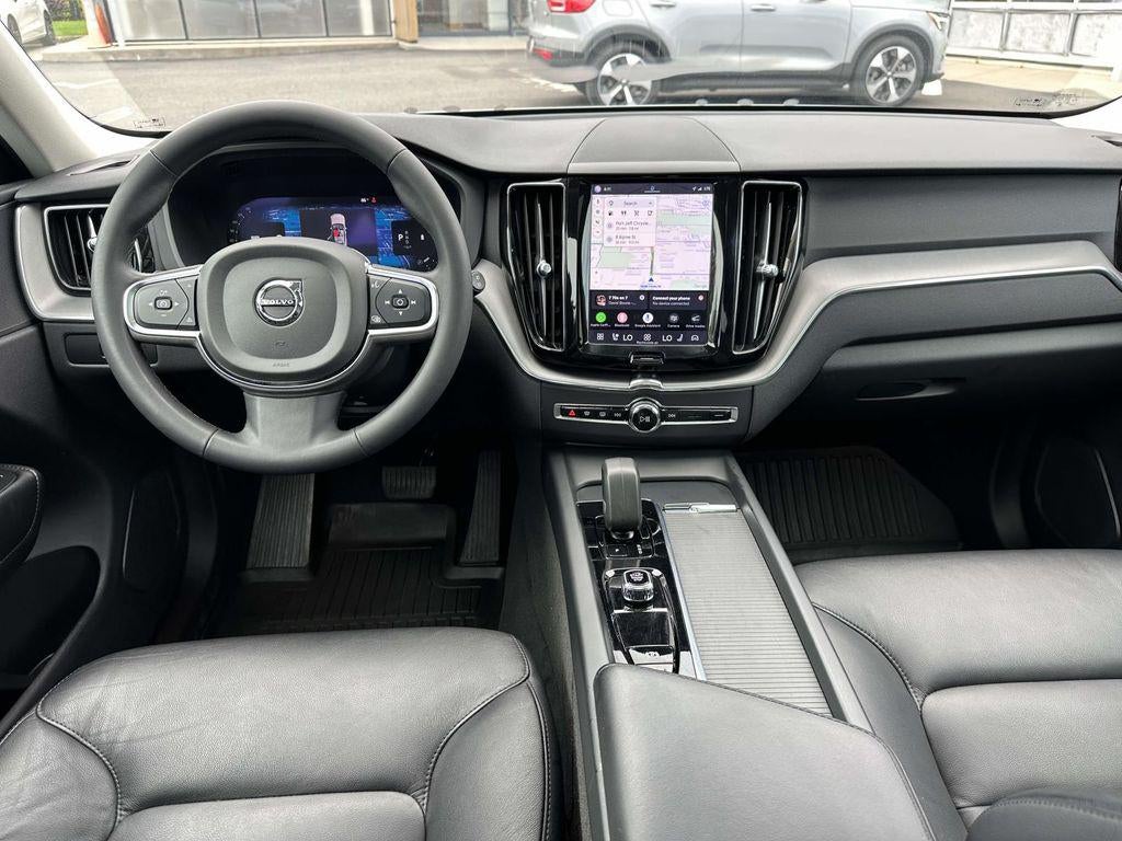 2024 Volvo XC60 B5 Core Dark Theme