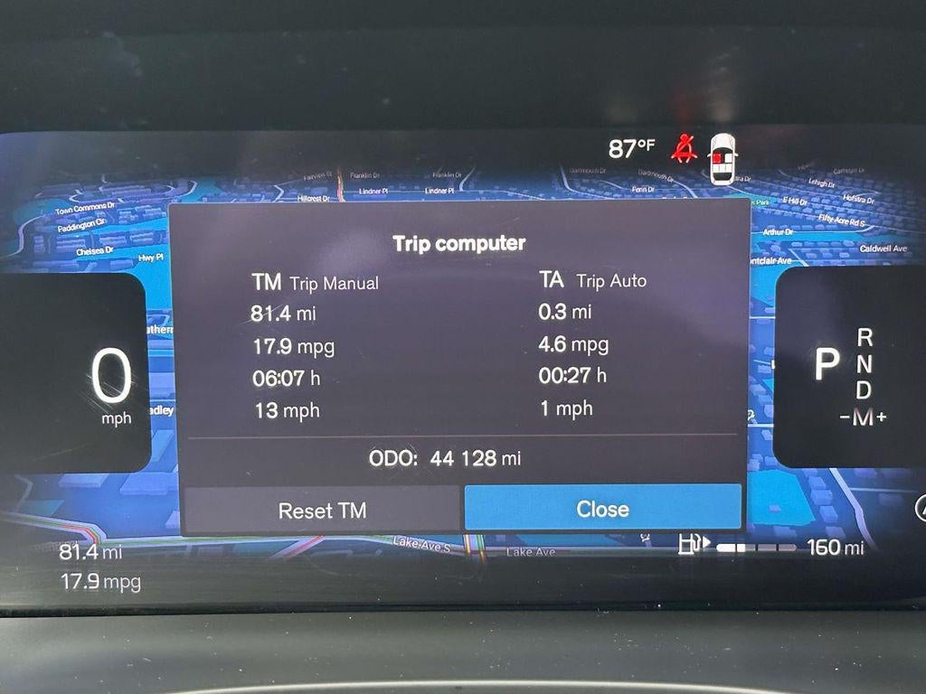 2024 Volvo XC60 B5 Core Dark Theme