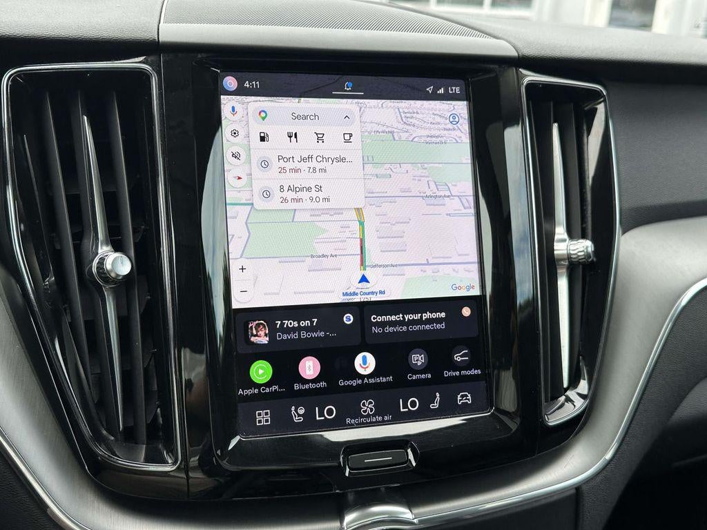 2024 Volvo XC60 B5 Core Dark Theme