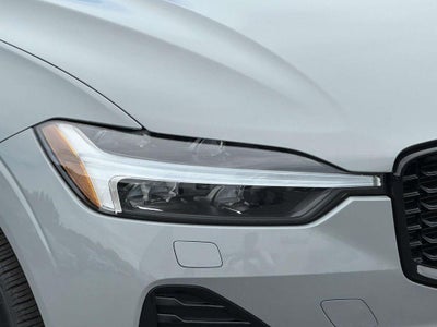2024 Volvo XC60 B5 Core Dark Theme
