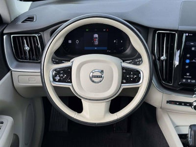 2024 Volvo XC60 B5 Core Dark Theme