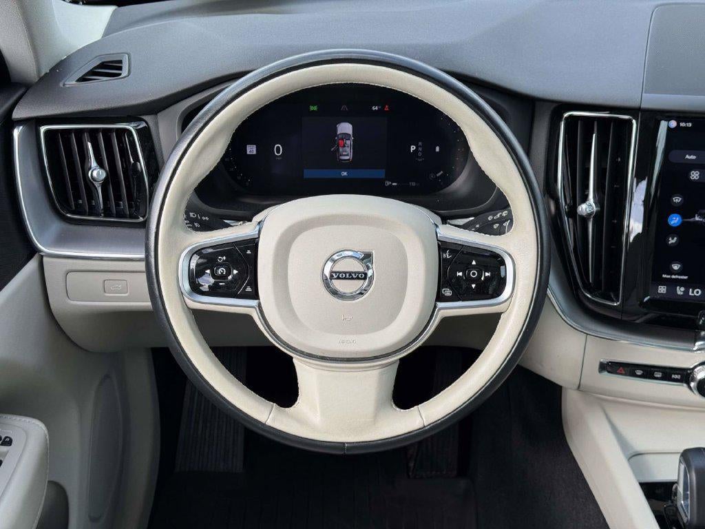 2024 Volvo XC60 B5 Core Dark Theme