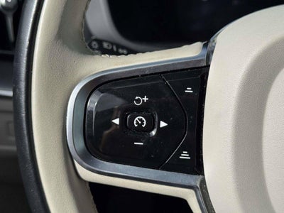 2024 Volvo XC60 B5 Core Dark Theme