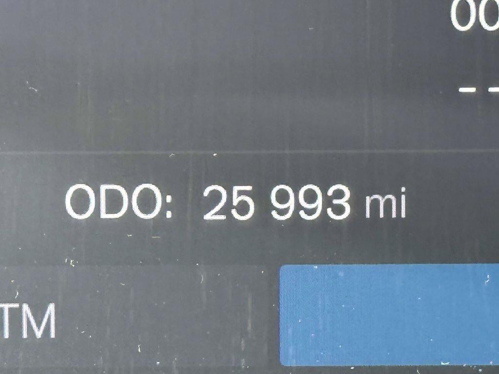 2024 Volvo XC60 B5 Core Dark Theme