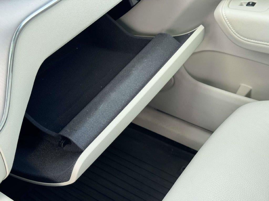 2024 Volvo XC60 B5 Core Dark Theme