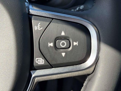 2024 Volvo XC60 B5 Core Dark Theme