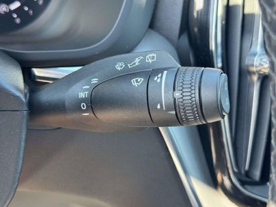2024 Volvo XC60 B5 Core Dark Theme