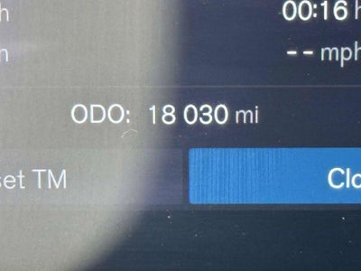 2024 Volvo XC60 B5 Core Dark Theme