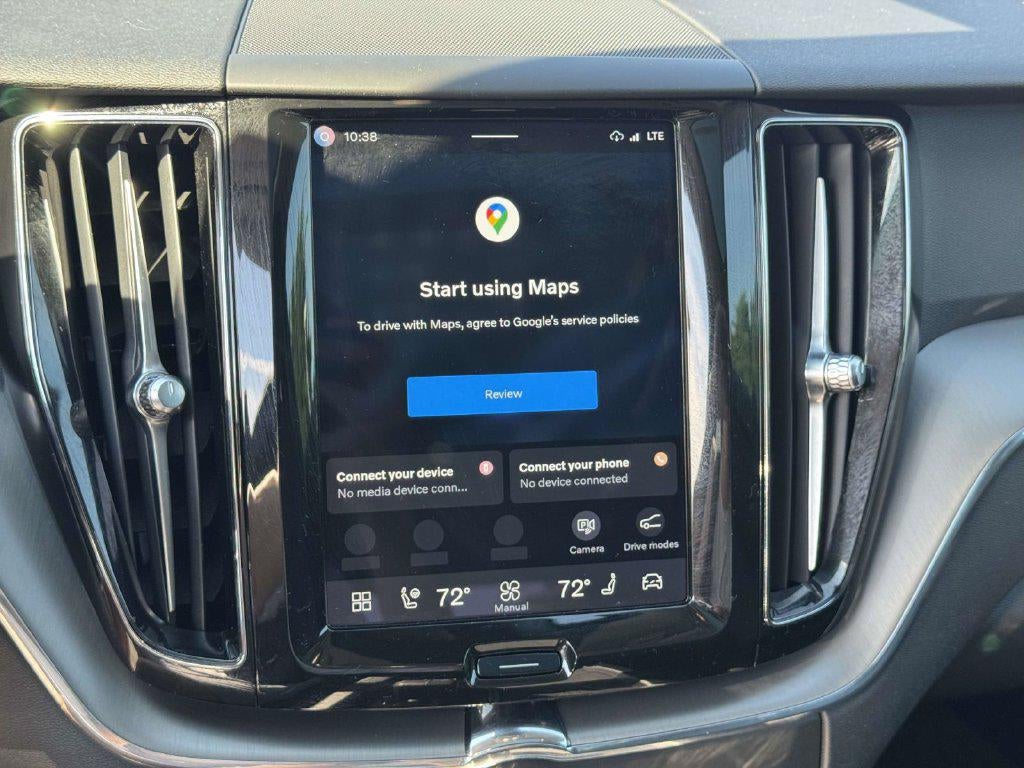 2024 Volvo XC60 B5 Core Dark Theme