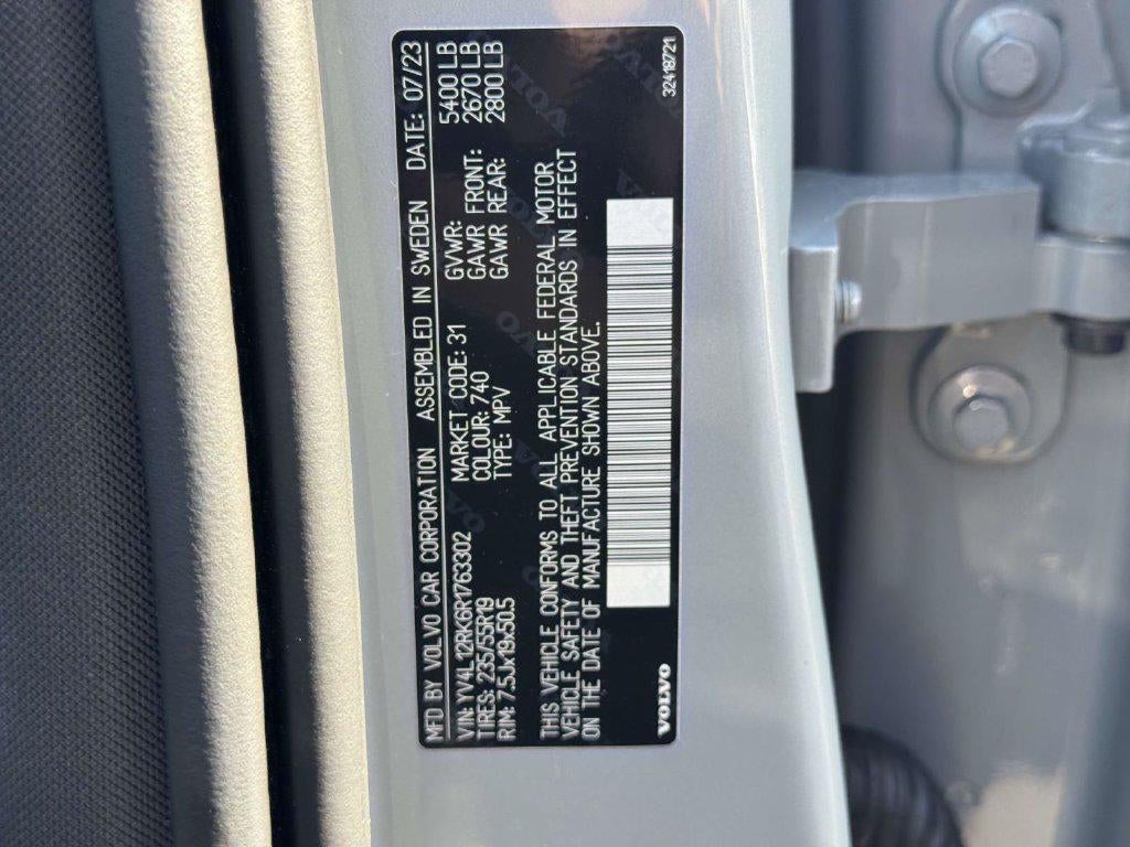 2024 Volvo XC60 B5 Core Dark Theme