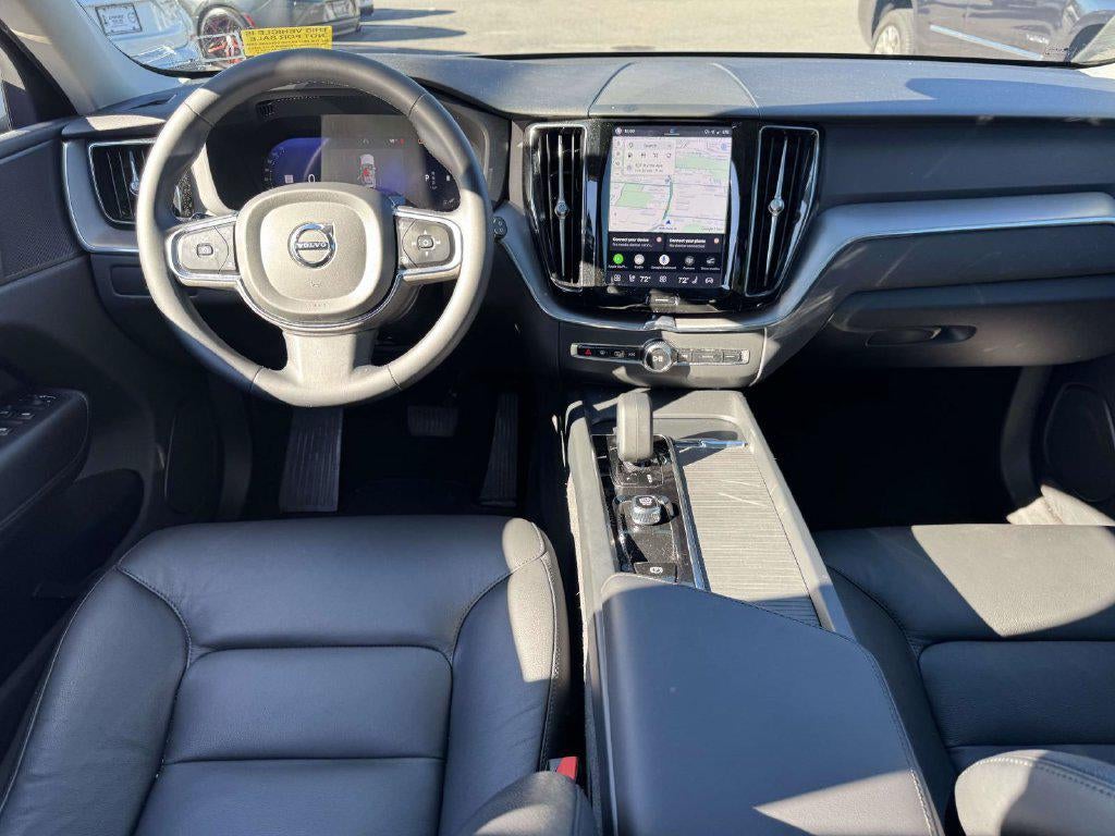 2024 Volvo XC60 B5 Core Dark Theme