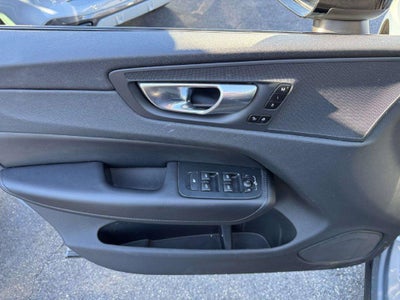 2024 Volvo XC60 B5 Core Dark Theme