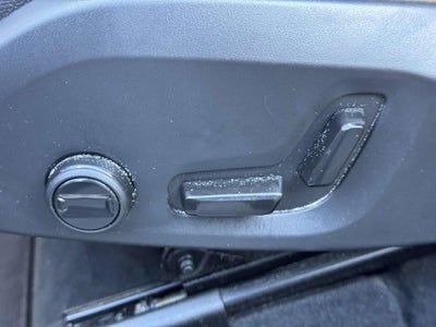2024 Volvo XC60 B5 Core Dark Theme
