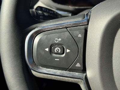 2024 Volvo XC60 B5 Core Dark Theme