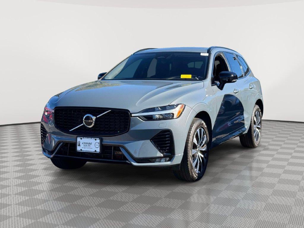 2024 Volvo XC60 B5 Core Dark Theme