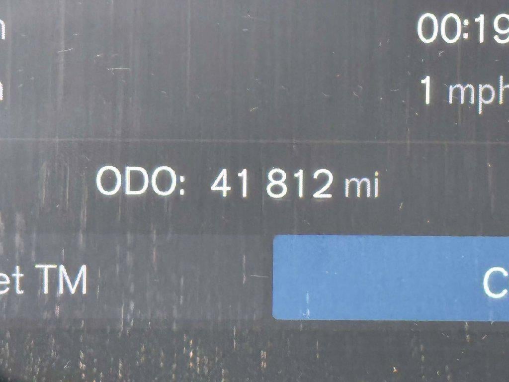 2024 Volvo XC60 B5 Core Dark Theme