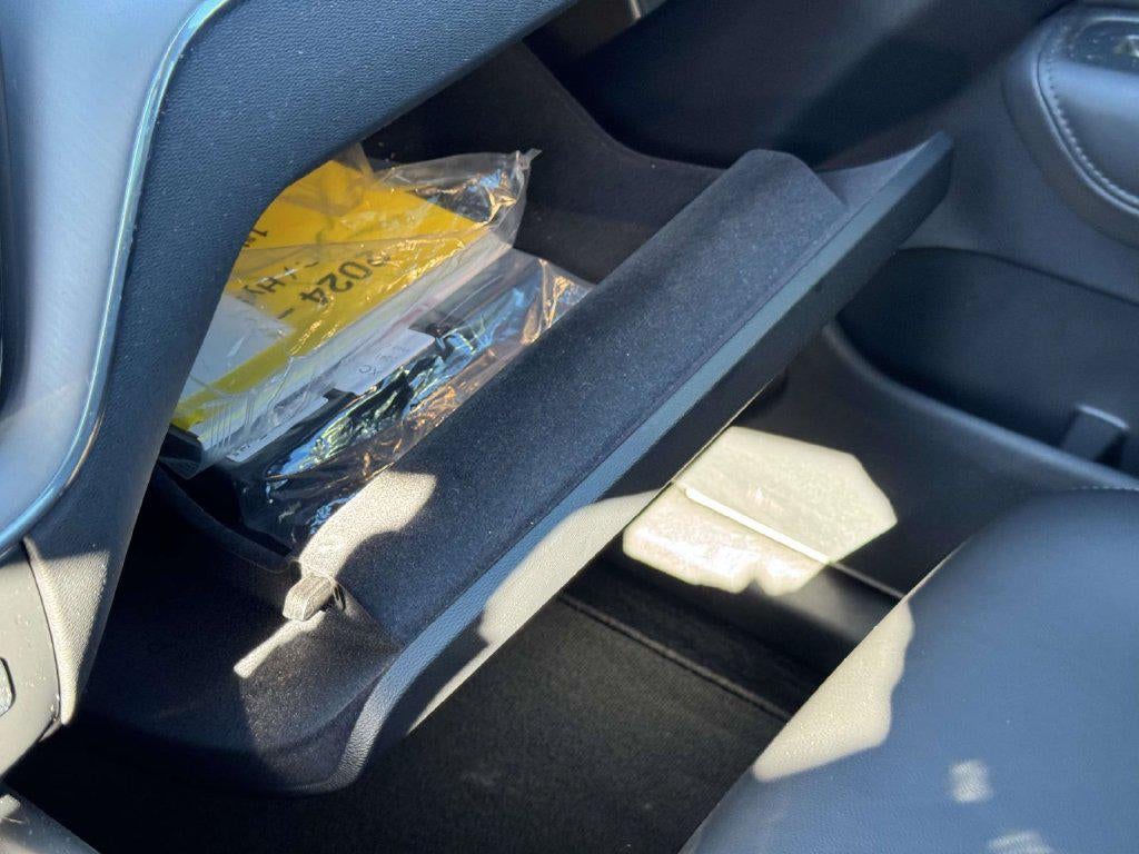 2024 Volvo XC60 B5 Core Dark Theme