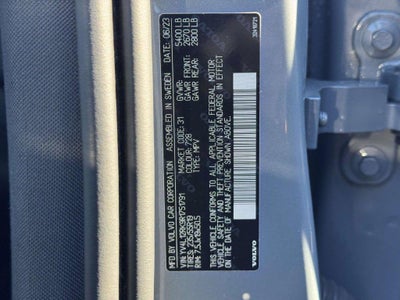 2024 Volvo XC60 B5 Core Dark Theme