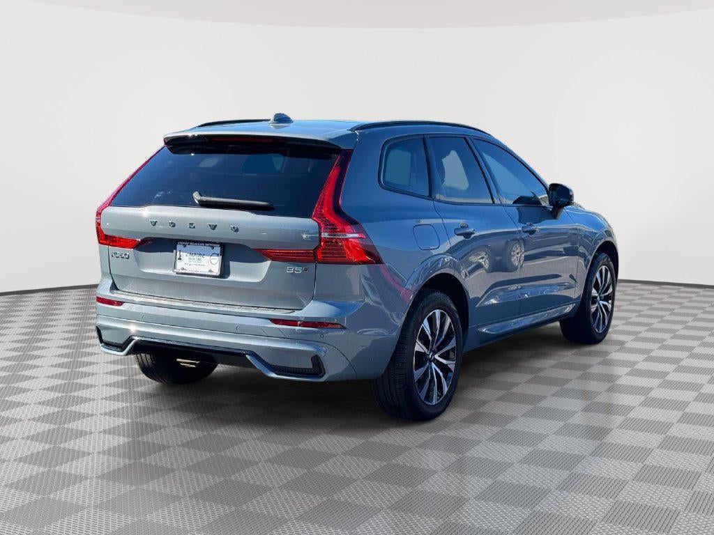 2024 Volvo XC60 B5 Core Dark Theme