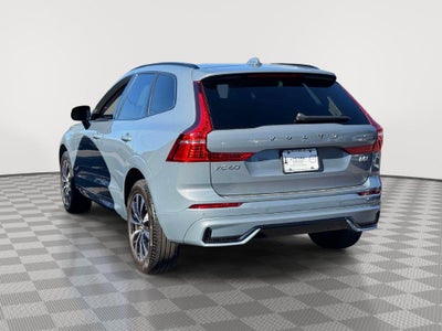 2024 Volvo XC60 B5 Core Dark Theme