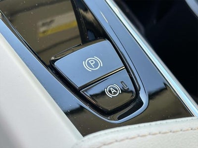 2024 Volvo XC60 B5 Plus Dark Theme