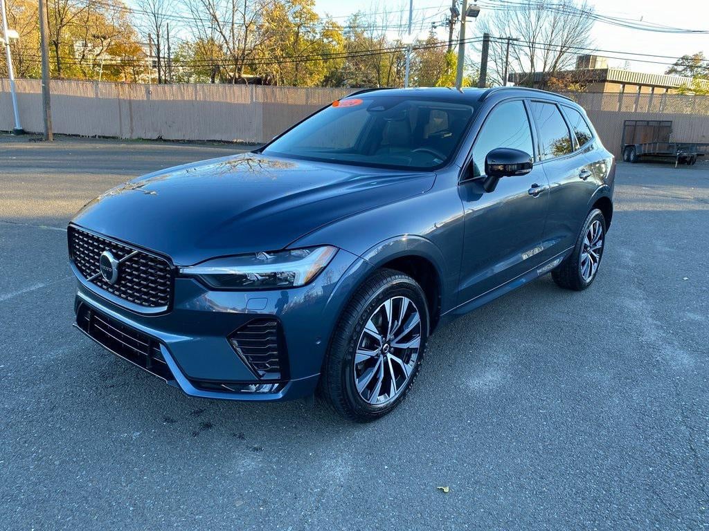 2024 Volvo XC60 B5 Plus Dark Theme