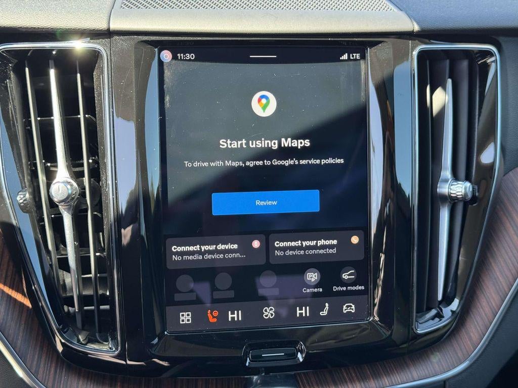 2024 Volvo XC60 B5 Plus Dark Theme