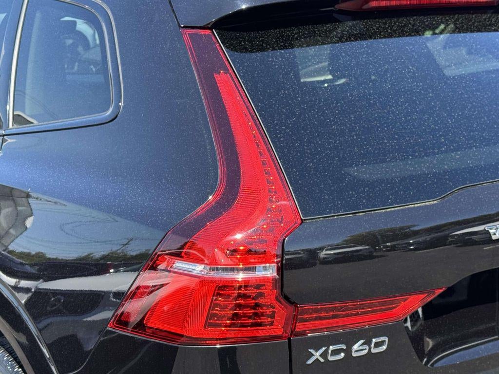 2024 Volvo XC60 B5 Plus Dark Theme