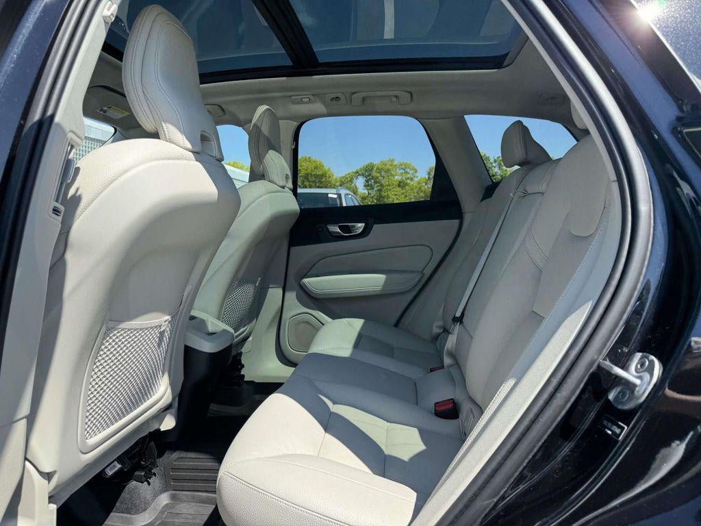 2024 Volvo XC60 B5 Plus Dark Theme