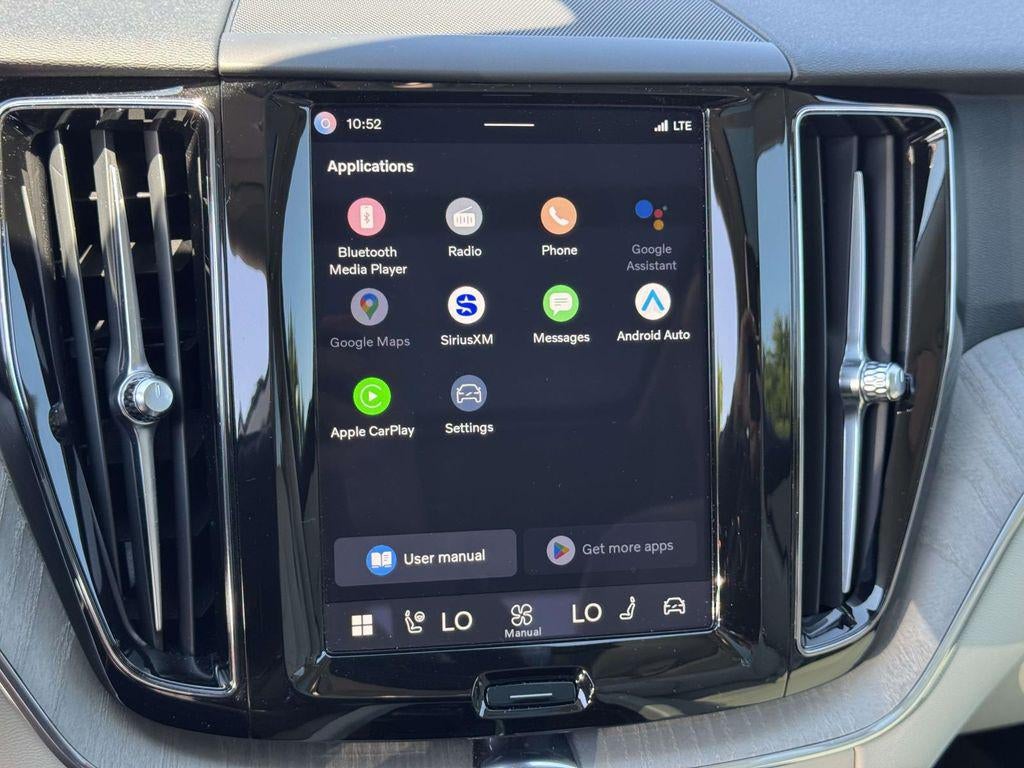 2024 Volvo XC60 B5 Plus Dark Theme