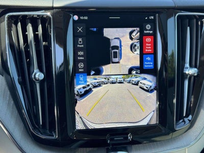 2024 Volvo XC60 B5 Plus Dark Theme