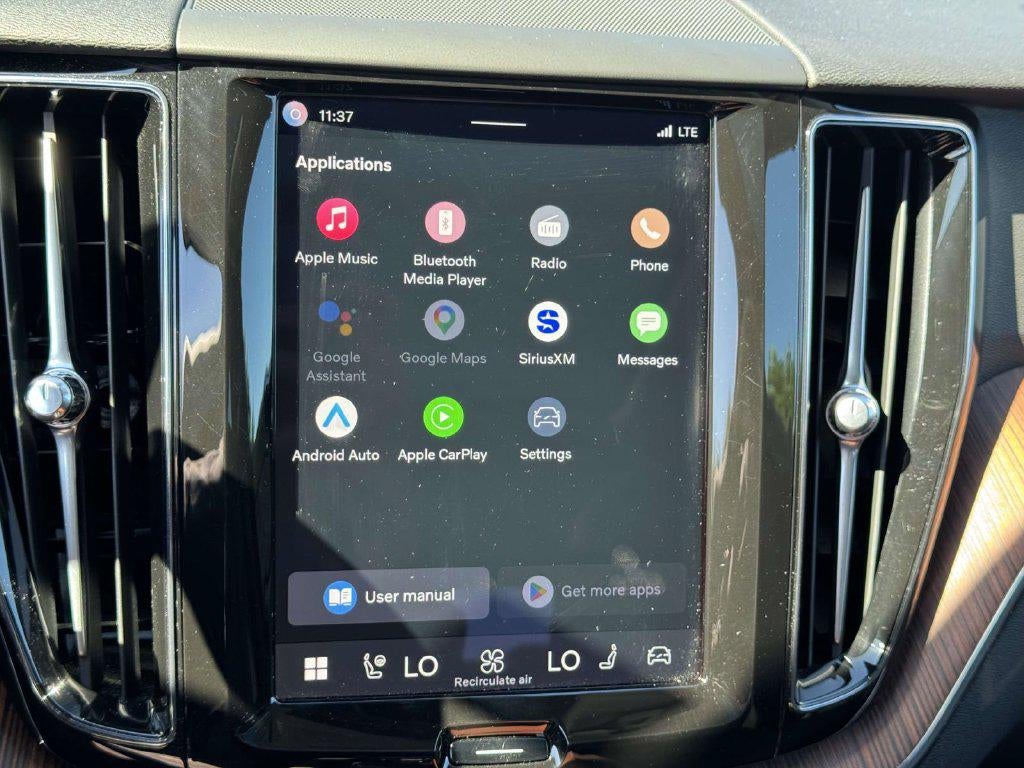 2024 Volvo XC60 B5 Plus Dark Theme