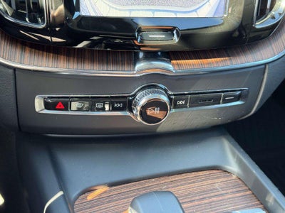 2024 Volvo XC60 B5 Plus Dark Theme