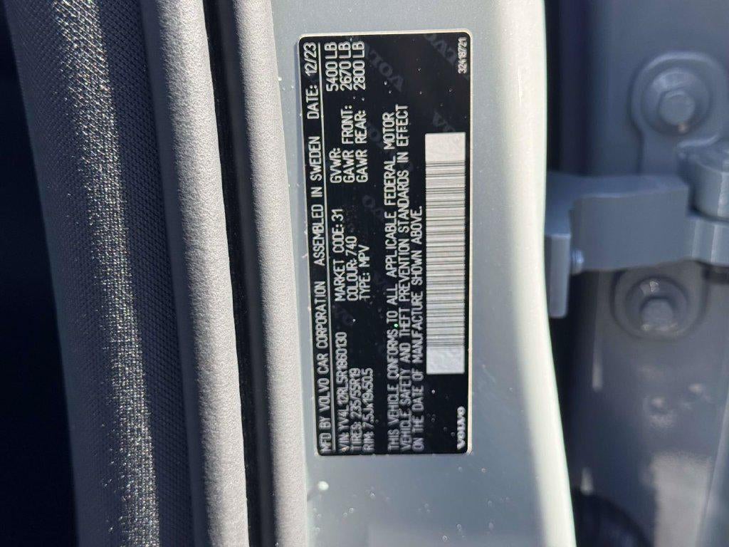 2024 Volvo XC60 B5 Plus Dark Theme