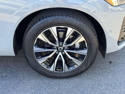 2024 Volvo XC60 B5 Plus Dark Theme