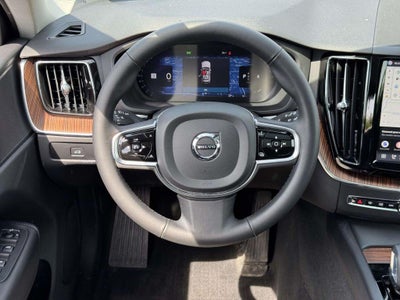 2024 Volvo XC60 B5 Plus Dark Theme