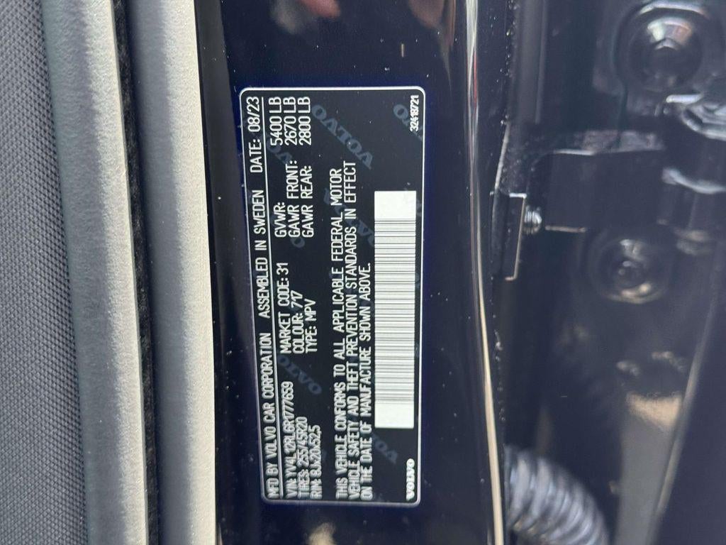 2024 Volvo XC60 B5 Plus Dark Theme