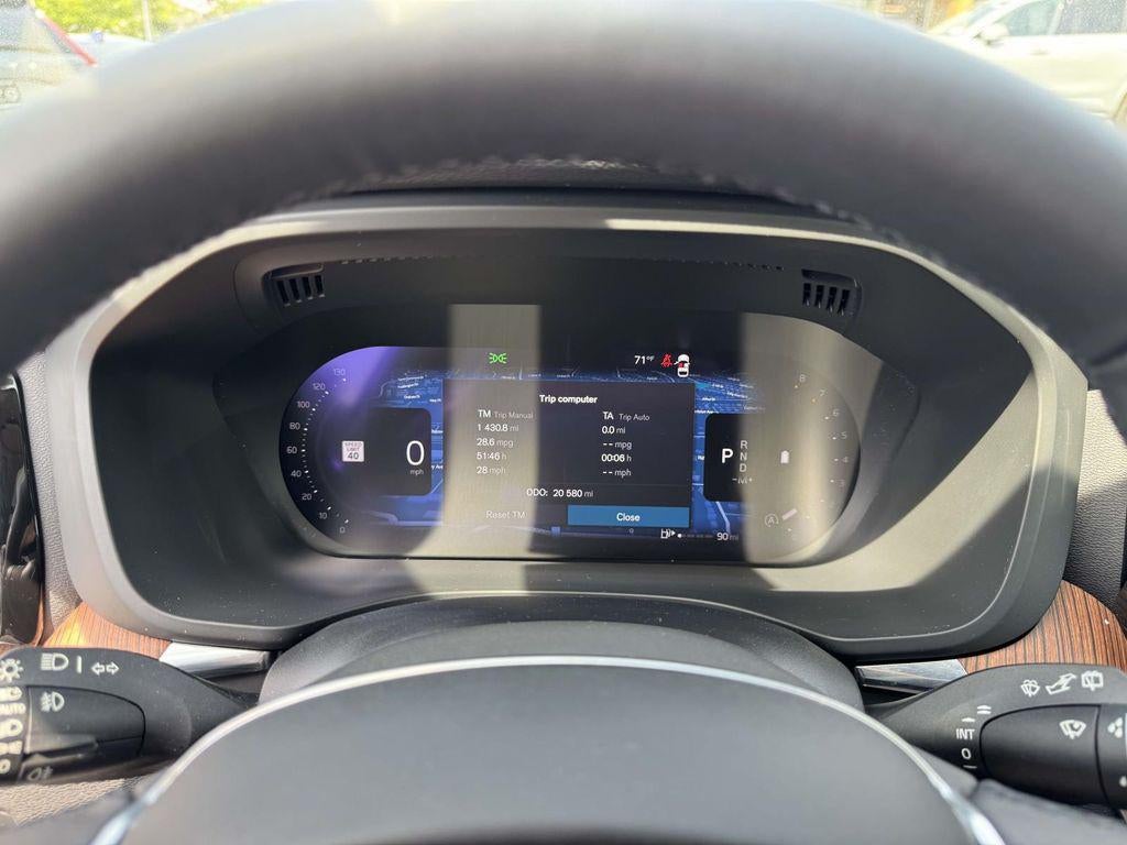 2024 Volvo XC60 B5 Plus Dark Theme